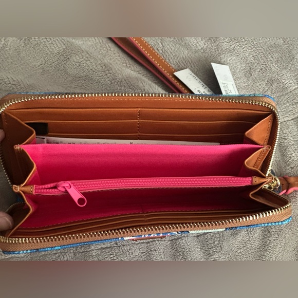 NWT Dooney & Bourke Blue and Pink Disney Wristlet - Picture 3 of 5